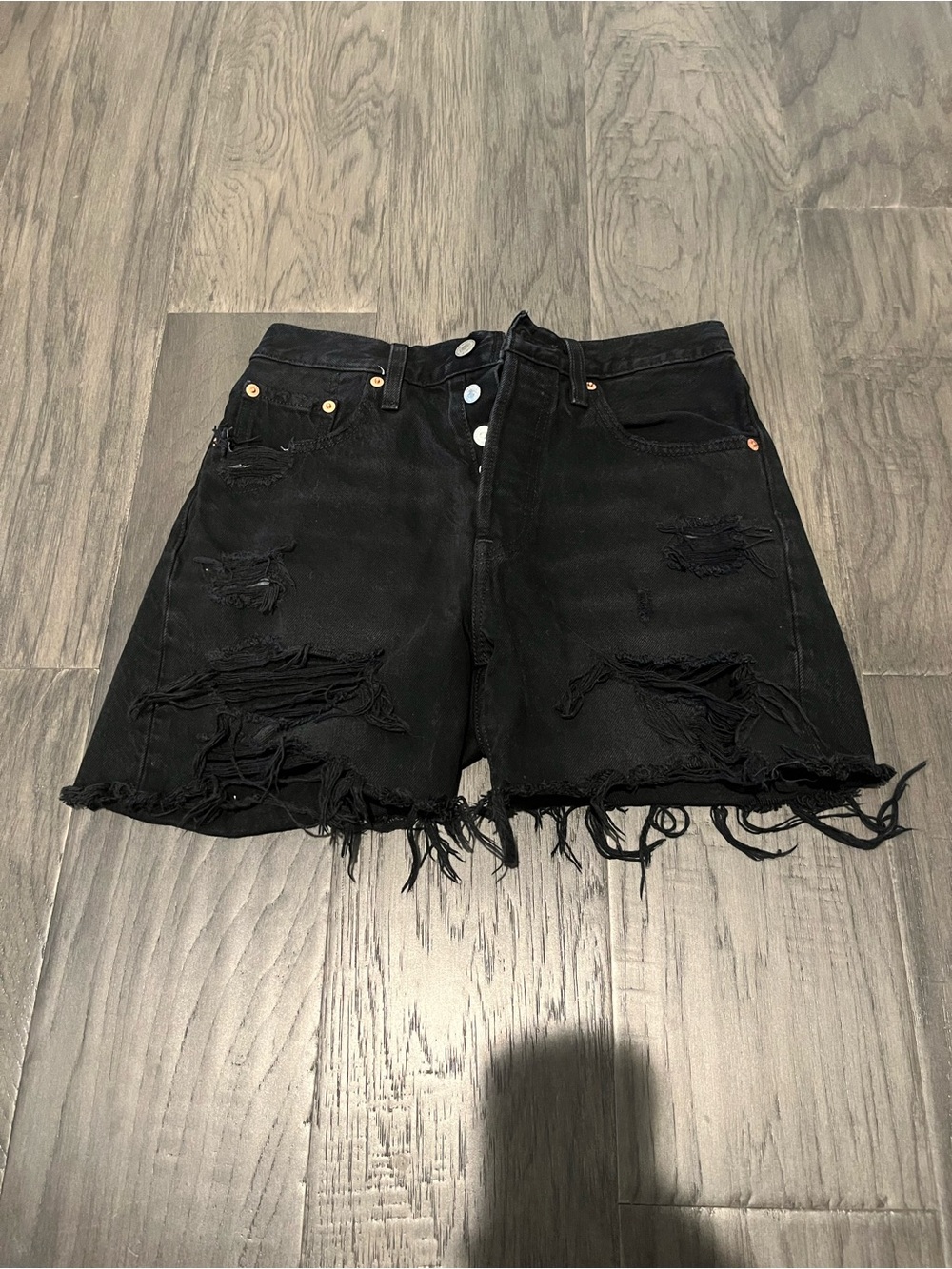 Levi’s 501 black shorts 25
